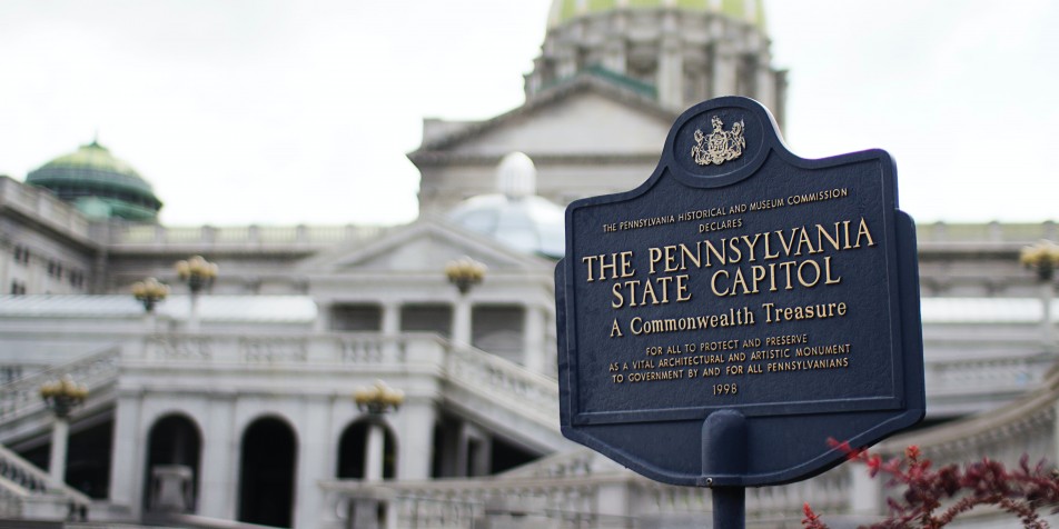 An image of the state capitol building at Harrisburg, PA.