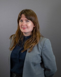 Lindsey Smith Headshot
